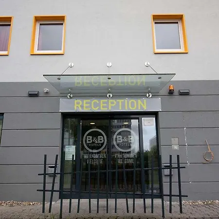 Frankfurt Airport Hotel *