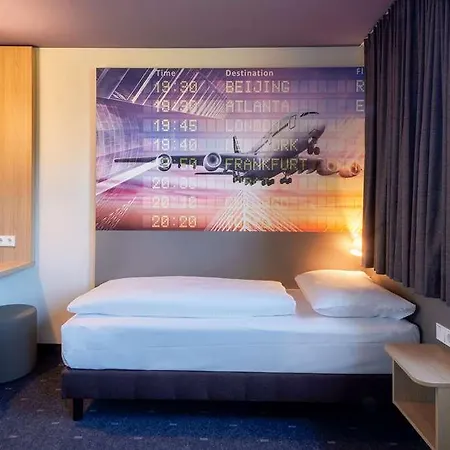 Frankfurt Airport Hotel *