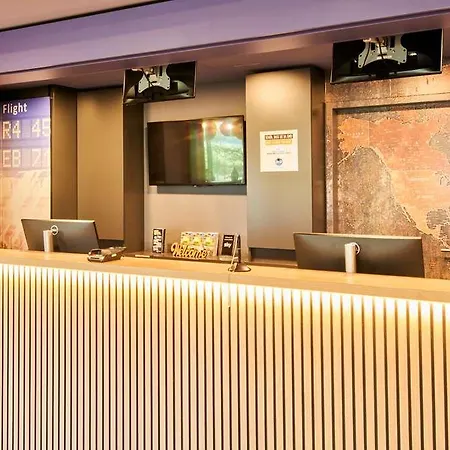 ホテル Frankfurt Airport *