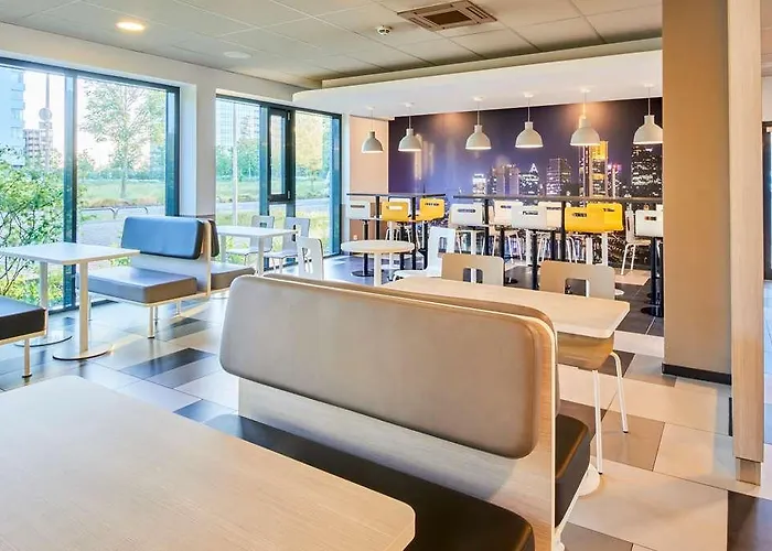 Frankfurt Airport Hotel *